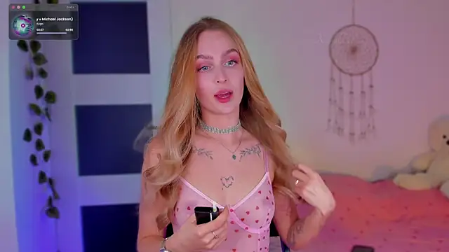 Snapshot of Kamila_icee chatting on March 15, 7:16 pm Kamila icee online show from March 15, 7:16 pm