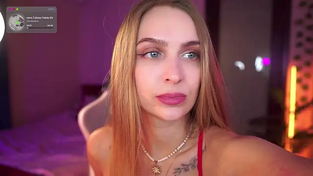 Snapshot of Kamila_icee chatting on October 4, 6:39 pm Kamila icee online show from October 4, 6:39 pm