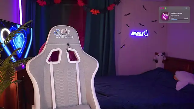 Snapshot of Kamila_icee chatting on November 1, 8:33 pm Kamila icee online show from November 1, 8:33 pm