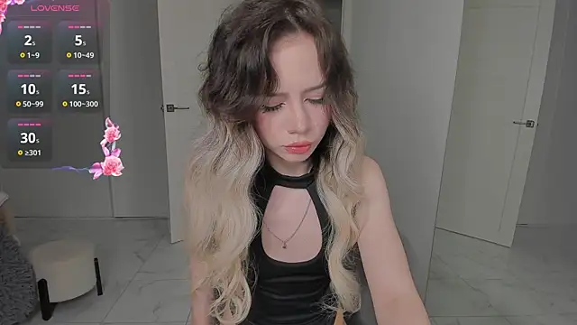 Snapshot of KellyBarton chatting on December 10, 6:49 pm KellyBarton online show from December 10, 6:49 pm