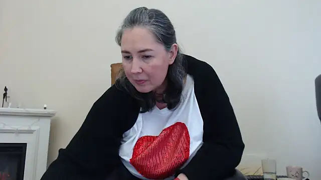 MilfGina online show from February 10, 3:32 pm