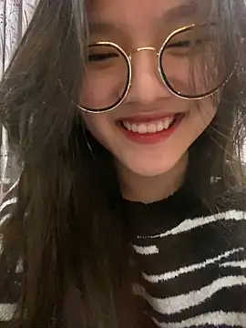 Krixxi22 online show from February 20, 3:30 pm