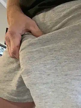 Snapshot of Realybigdill chatting on October 19, 9:48 pm Realybigdill online show from October 19, 9:48 pm