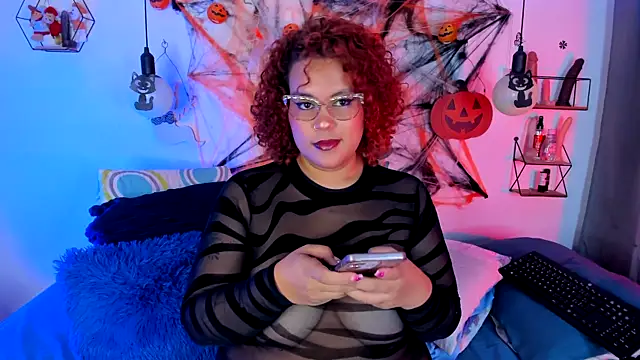 Snapshot of monicabbw_ chatting on October 25, 1:02 am monicabbw online show from October 25, 1:02 am