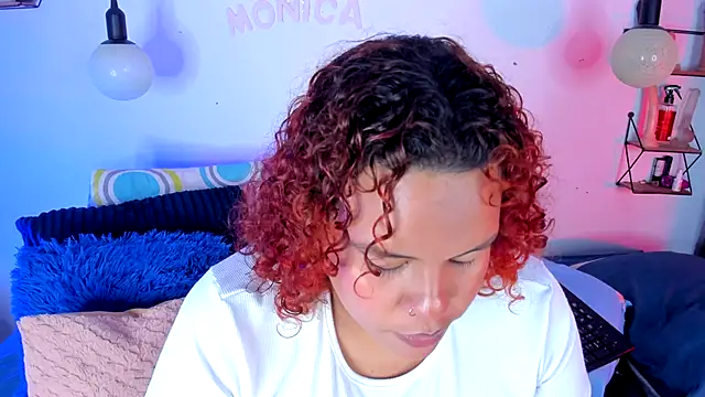 Snapshot of monicabbw_ chatting on November 14, 1:37 am monicabbw online show from November 14, 1:37 am