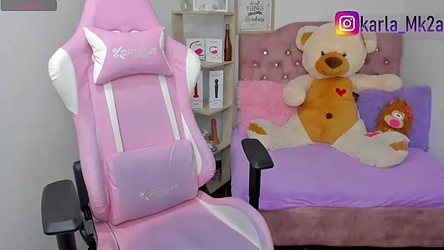 Snapshot of karla_cute01 chatting on December 16, 5:33 pm karla cute01 online show from December 16, 5:33 pm