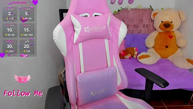 Snapshot of karla_cute01 chatting on November 13, 5:28 am karla cute01 online show from November 13, 5:28 am