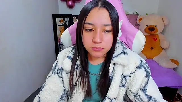 Snapshot of karla_cute01 chatting on November 15, 5:05 am karla cute01 online show from November 15, 5:05 am