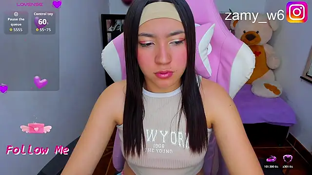 Snapshot of karla_cute01 chatting on December 1, 5:23 am karla cute01 online show from December 1, 5:23 am