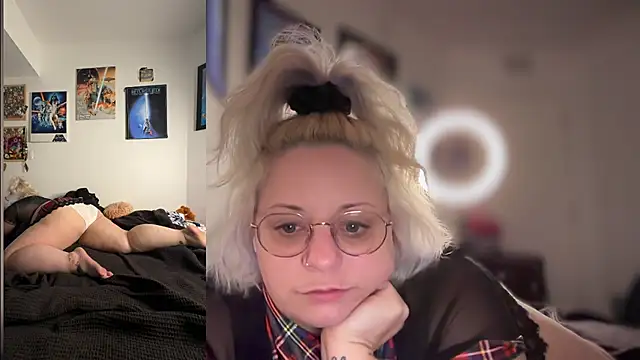 Snapshot of darlingashley chatting on December 21, 5:58 am darlingashley online show from December 21, 5:58 am