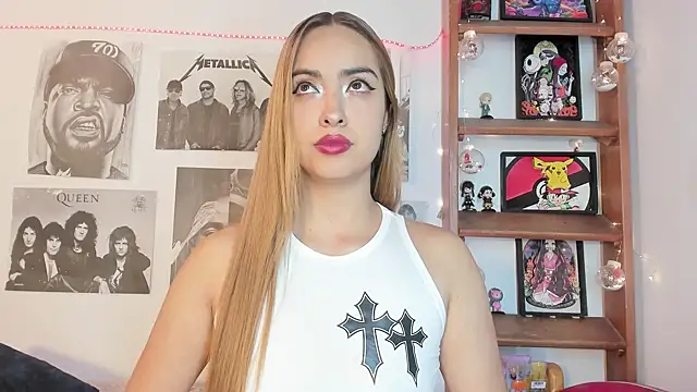 Snapshot of Meowlody chatting on November 24, 11:04 pm Meowlody online show from November 24, 11:04 pm