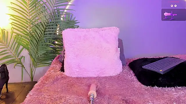 Snapshot of izabelacarter chatting on January 20, 9:24 am izabelacarter online show from January 20, 9:24 am