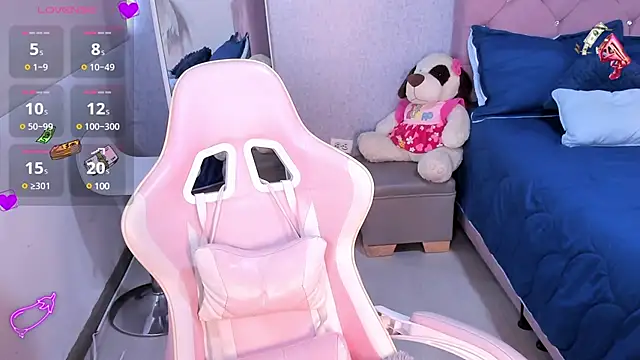 Kenia tompson01 online show from February 17, 9:30 pm