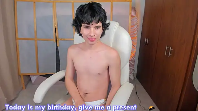 Snapshot of Angelo_duarte chatting on March 8, 6:05 pm Angelo duarte online show from March 8, 6:05 pm