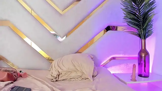 Snapshot of AilynMiller chatting on January 23, 9:39 pm AilynMiller online show from January 23, 9:39 pm