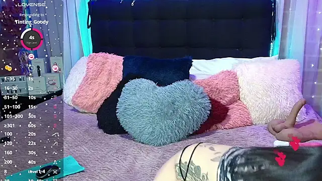 Snapshot of Hanna_horny_ chatting on November 18, 10:03 pm Hanna horny online show from November 18, 10:03 pm