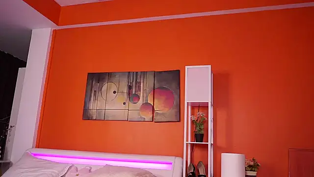 Snapshot of LovingBlondie chatting on October 20, 3:23 pm LovingBlondie online show from October 20, 3:23 pm