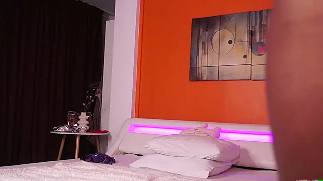 Snapshot of LovingBlondie chatting on October 30, 4:41 pm LovingBlondie online show from October 30, 4:41 pm