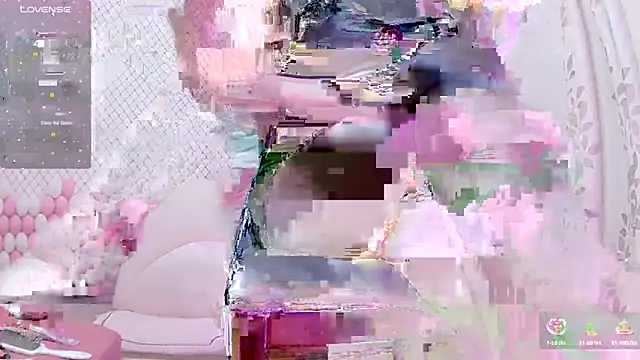 Snapshot of Sumi_y chatting on December 3, 2:30 am Sumi y online show from December 3, 2:30 am