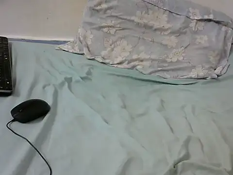 Snapshot of Creamy-Queen chatting on February 25, 5:04 pm Creamy-Queen online show from February 25, 5:04 pm