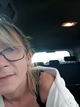 Snapshot of Timide_girl2 chatting on March 11, 4:18 pm Timide girl2 online show from March 11, 4:18 pm