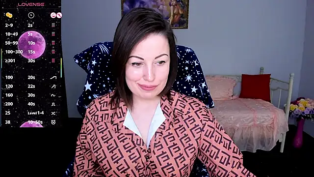 Snapshot of Emily_Midlton chatting on March 3, 10:38 am Emily Midlton online show from March 3, 10:38 am