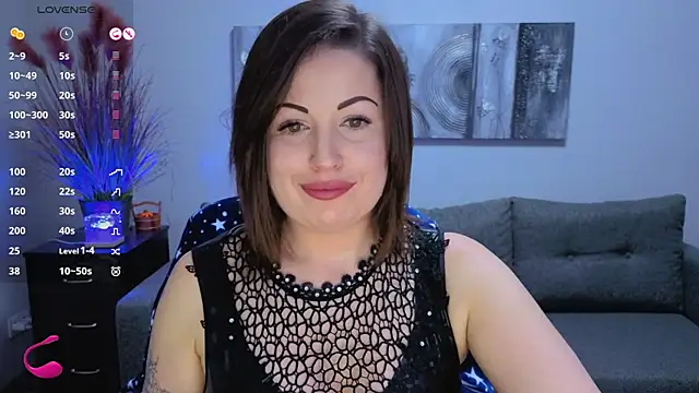 Snapshot of Emily_Midlton chatting on October 10, 1:32 pm Emily Midlton online show from October 10, 1:32 pm