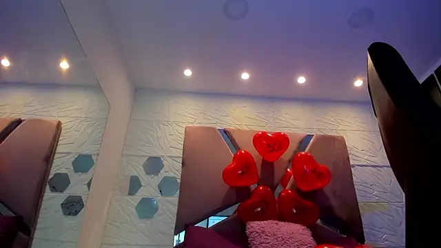Snapshot of Charlotte_Ice1 chatting on February 17, 3:42 pm Charlotte Ice1 online show from February 17, 3:42 pm