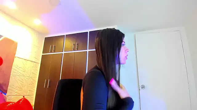 Snapshot of Charlotte_Ice1 chatting on February 18, 1:22 pm Charlotte Ice1 online show from February 18, 1:22 pm