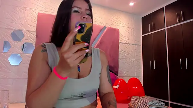 Snapshot of Charlotte_Ice1 chatting on February 20, 4:46 pm Charlotte Ice1 online show from February 20, 4:46 pm