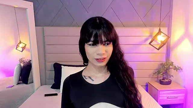 Snapshot of LadyLuminary chatting on October 17, 8:11 pm LadyLuminary online show from October 17, 8:11 pm