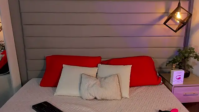 Snapshot of LadyLuminary chatting on November 11, 8:53 pm LadyLuminary online show from November 11, 8:53 pm