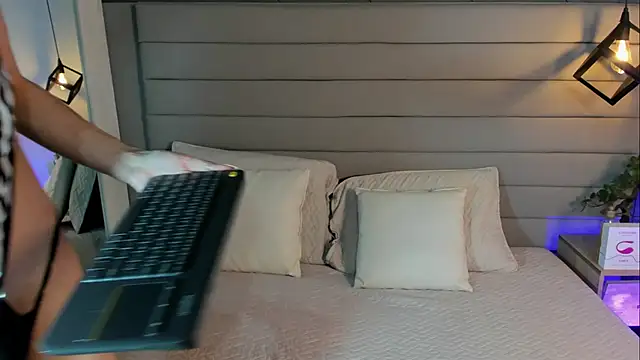 Snapshot of LadyLuminary chatting on November 26, 7:48 pm LadyLuminary online show from November 26, 7:48 pm