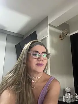 LARIANA RIVERA23 online show from January 23, 8:04 am