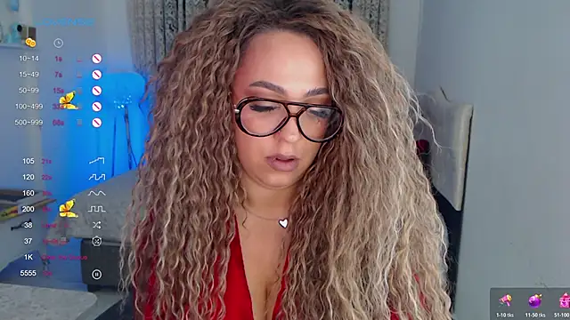 Snapshot of _Just_a_queen_3 chatting on December 16, 9:03 am Just a queen 3 online show from December 16, 9:03 am