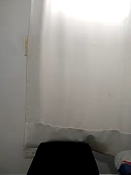Snapshot of Demiansteven2 chatting on February 5, 8:25 pm Demiansteven2 online show from February 5, 8:25 pm