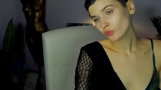 Snapshot of sarah_perfect chatting on November 11, 2:17 pm sarah perfect online show from November 11, 2:17 pm