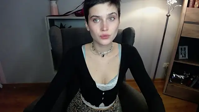 Snapshot of sarah_perfect chatting on December 14, 2:33 pm sarah perfect online show from December 14, 2:33 pm