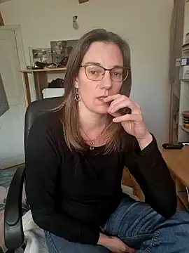 Snapshot of SpiceLea chatting on January 7, 2:41 pm SpiceLea online show from January 7, 2:41 pm