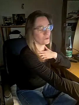 Snapshot of SpiceLea chatting on January 7, 5:42 pm SpiceLea online show from January 7, 5:42 pm
