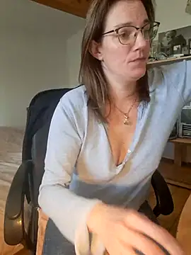 Snapshot of SpiceLea chatting on February 17, 12:48 pm SpiceLea online show from February 17, 12:48 pm