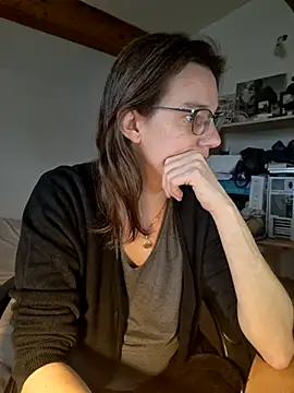 Snapshot of SpiceLea chatting on February 21, 12:28 pm SpiceLea online show from February 21, 12:28 pm