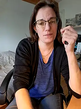 Snapshot of SpiceLea chatting on February 28, 12:31 pm SpiceLea online show from February 28, 12:31 pm