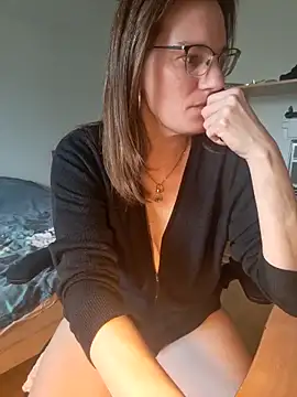 Snapshot of SpiceLea chatting on March 18, 12:47 pm SpiceLea online show from March 18, 12:47 pm