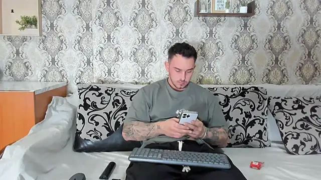 Jonmusclemaster online show from February 5, 8:25 pm