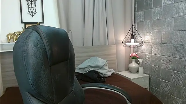 Alan Cute18 online show from March 3, 1:17 pm