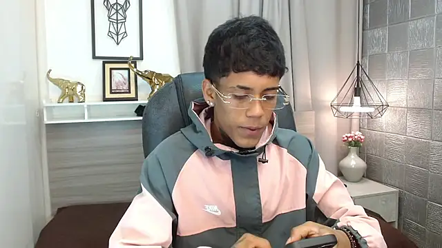 Alan Cute18 online show from March 10, 12:43 pm