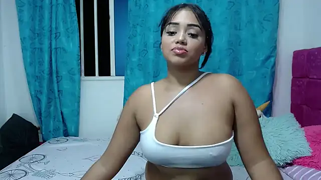 Snapshot of kiara_milf_ chatting on December 9, 11:34 pm kiara milf  online show from December 9, 11:34 pm