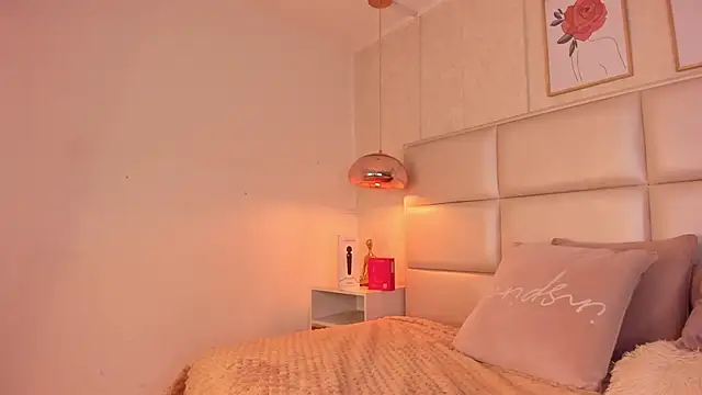 Snapshot of Aily_Yozuko chatting on October 28, 2:48 am Aily Yozuko online show from October 28, 2:48 am