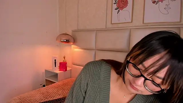 Snapshot of Aily_Yozuko chatting on November 26, 2:45 am Aily Yozuko online show from November 26, 2:45 am